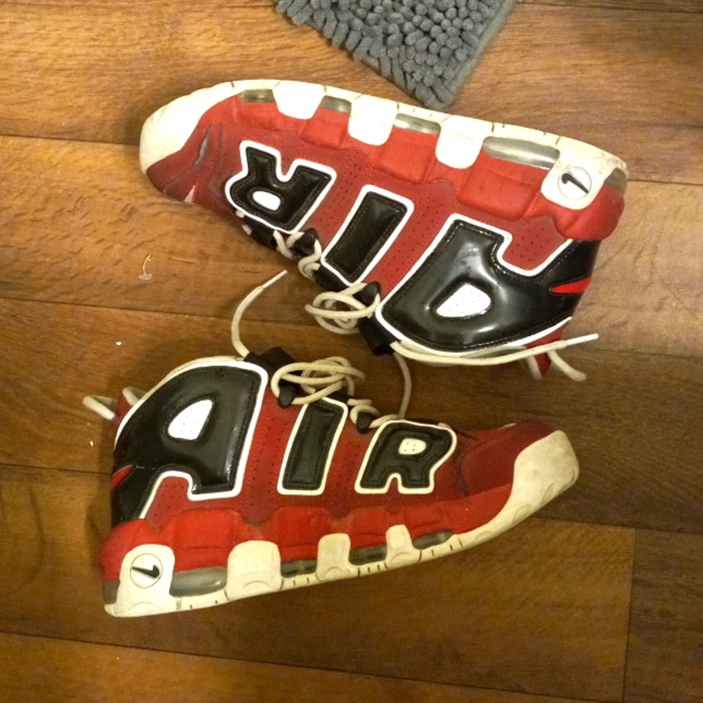Red and black air nike Size 9